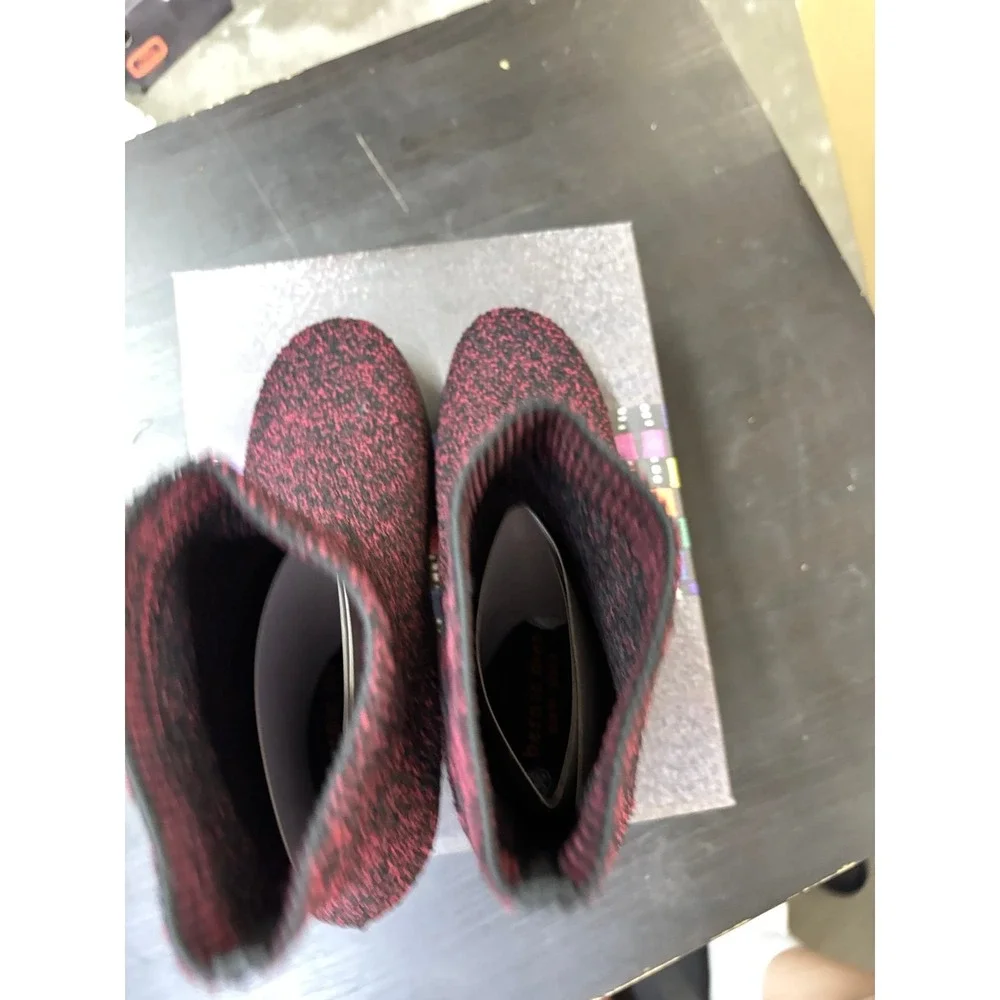 Bernie Mev Laline Black Burgundy Chenille Knit Ankle Boots Size 40 US 9-9.5
